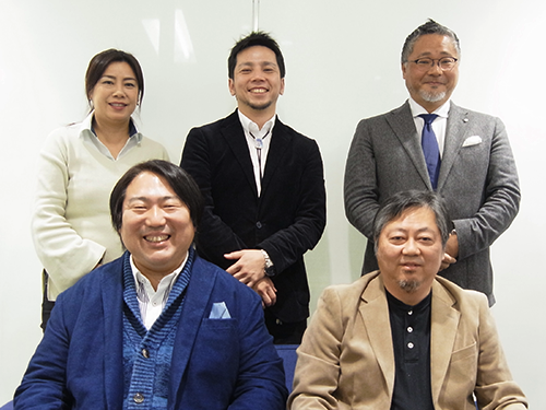 （前列左から）江藤政親理事、中島成浩理事、（後列左から）茶原仁美理事、やすひさてっぺい理事、宮末利博理事